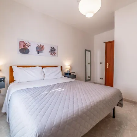 Apartament Luisa Flat - Metro Basilica San Paolo - Wi-fi